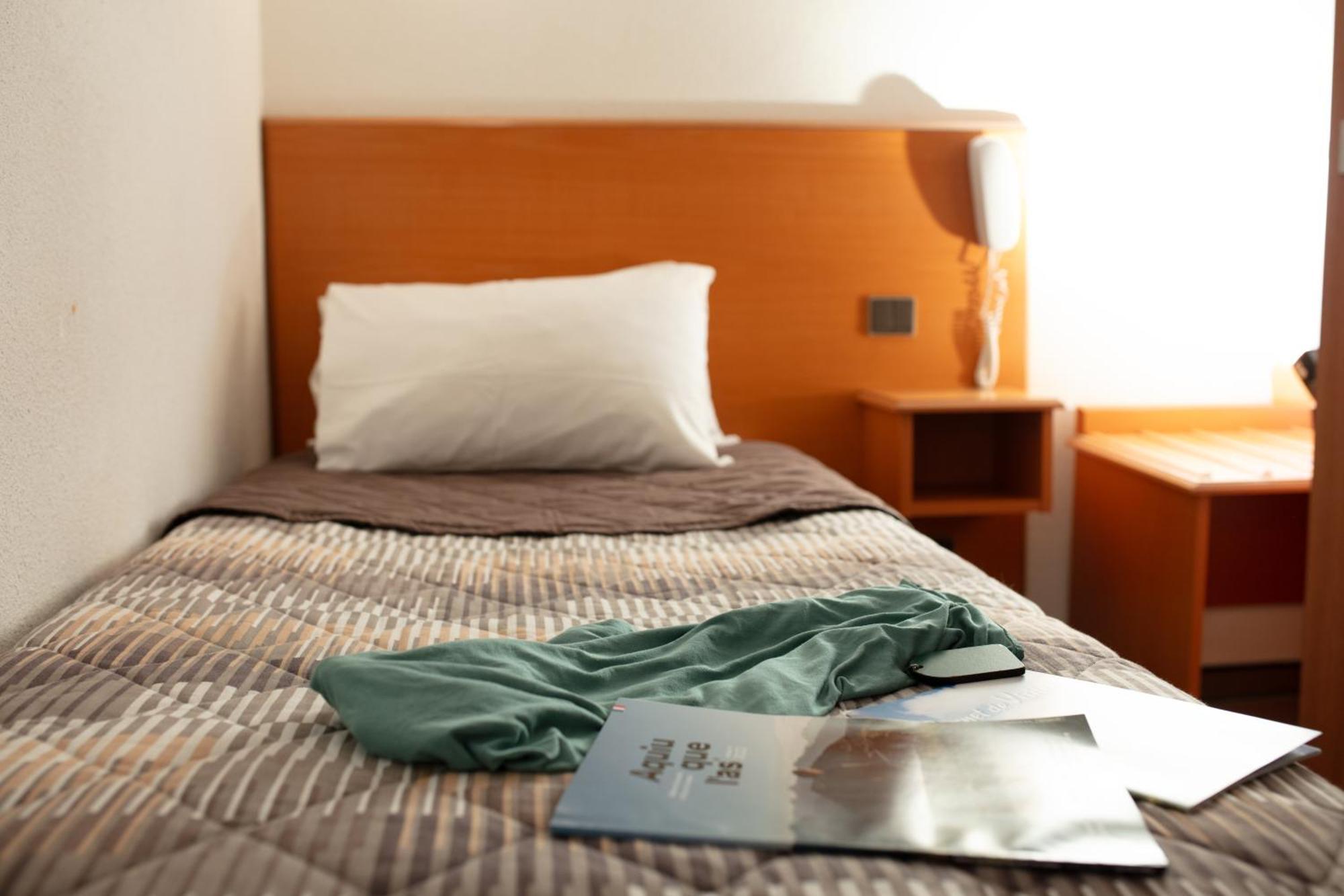 Hotel Compostelle ルルド エクステリア 写真